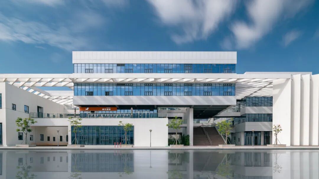 The bright and new Sangpu Mountain Campus and East Coast Campus